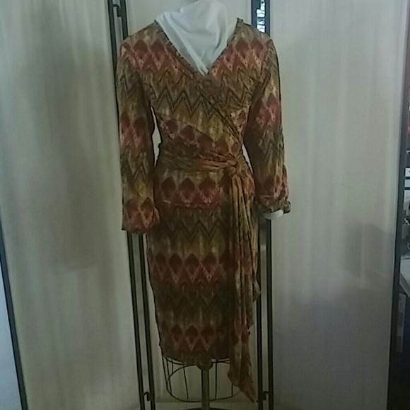 Tied wrap dress - Picture 1 of 3
